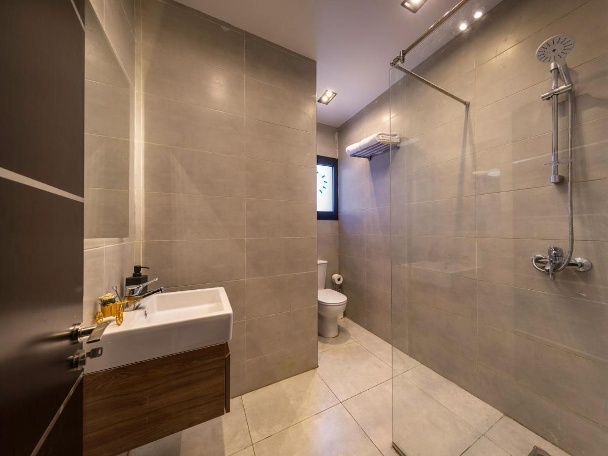 Travelholic Residence Golden Gates Каир Экстерьер фото