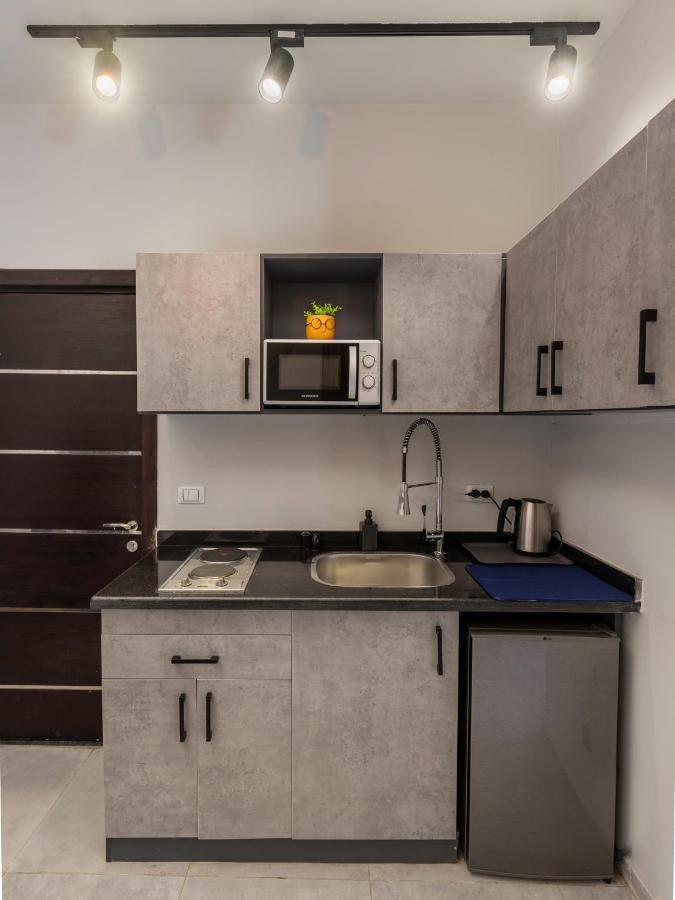 Travelholic Residence Golden Gates Каир Экстерьер фото