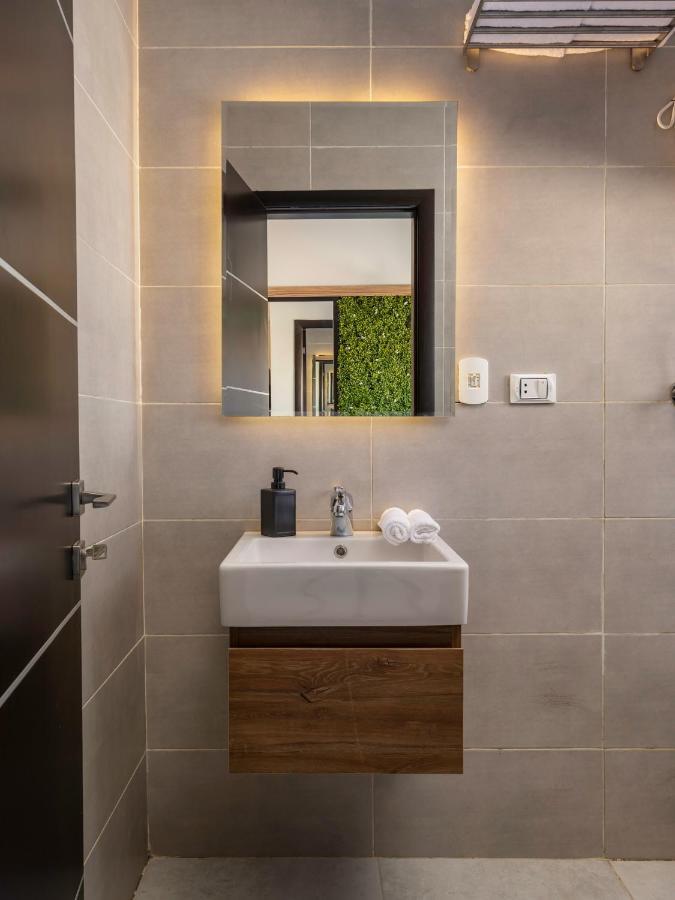 Travelholic Residence Golden Gates Каир Экстерьер фото