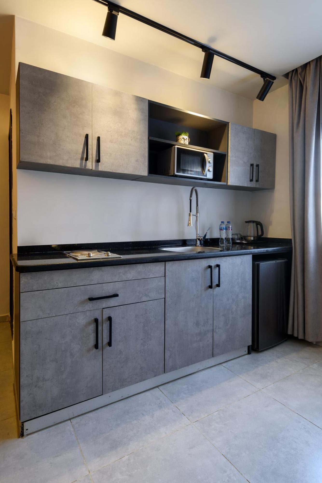 Travelholic Residence Golden Gates Каир Экстерьер фото