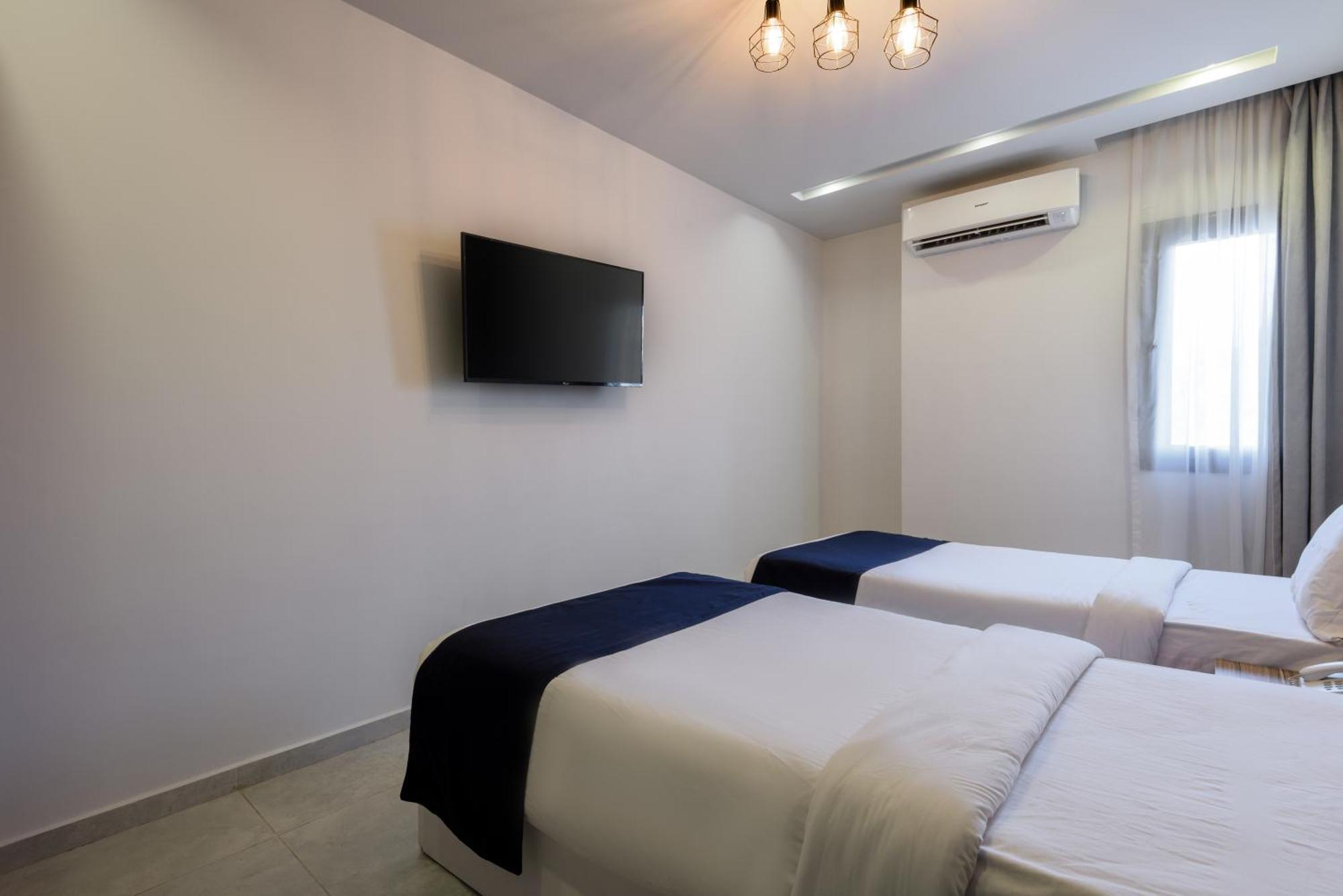 Travelholic Residence Golden Gates Каир Экстерьер фото